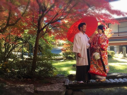 画像に含まれている可能性があるもの:2人、立ってる(複数の人)、木、屋外、自然