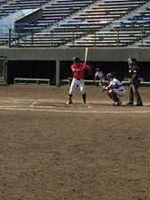 画像に含まれている可能性があるもの:1人以上、スポーツ、野球、屋外