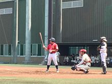 画像に含まれている可能性があるもの:1人以上、スポーツ、野球、屋外
