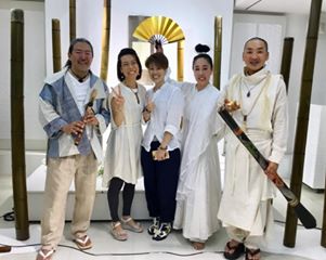 画像に含まれている可能性があるもの:5人、、スマイル、立ってる(複数の人)